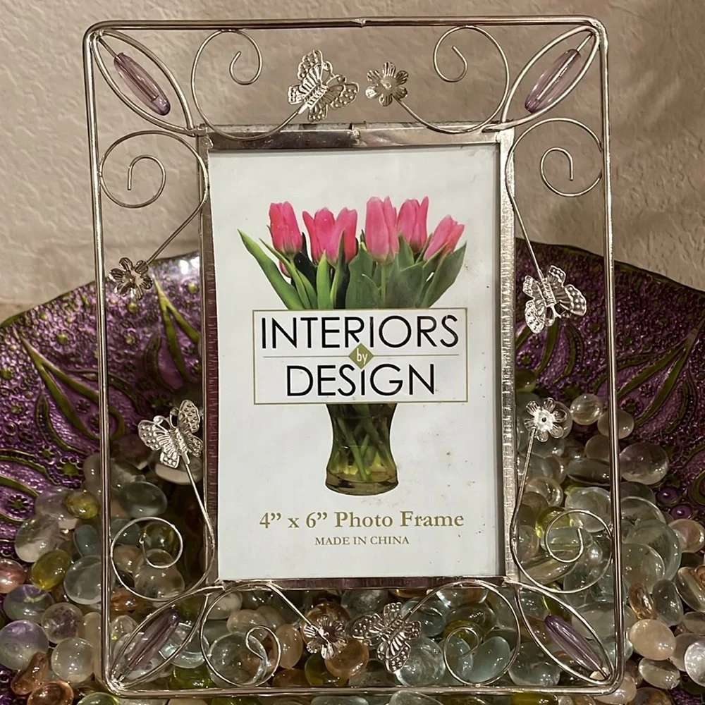 🌟 NWT 💫INTERIORS By DESIGN💫 4” x 6” Silver and purple Photo Frame New Never used